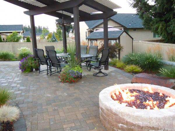 Vancouver Wa Outdoor Living Patio Firepit - Woody's Custom Landscaping