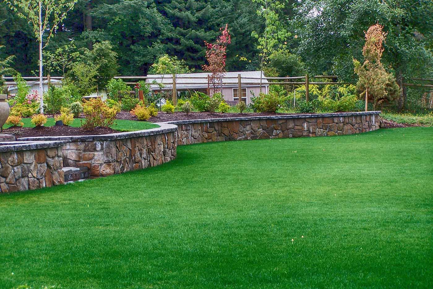 Fall landscaping-Vancouver, Wa Retaining Wall Construction - Woody's Custom Landscaping