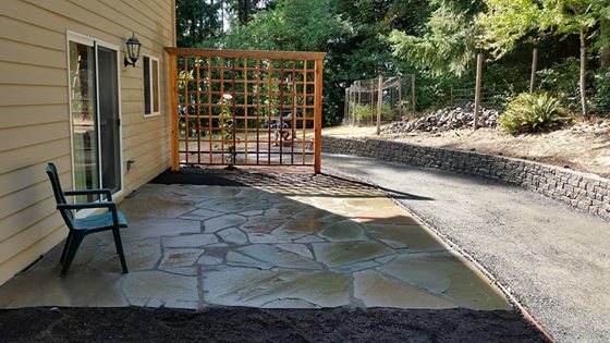 flagstone patio- retaining wall- outdoor living clark county Washington-
